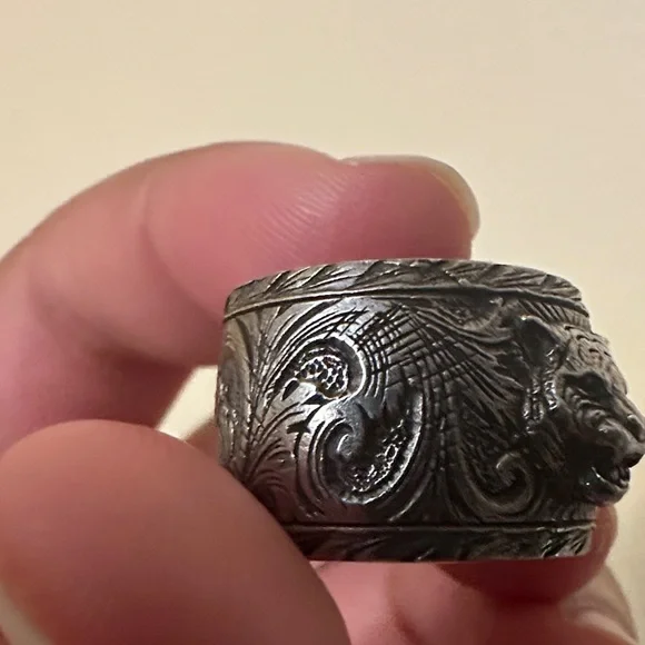 Gucci Silver Ornate Band - Picture 4 of 10
